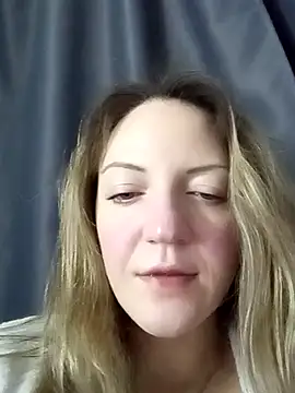 Snapshot of KattyLuuu chatting on February 25, 2026, 8:18 pm KattyLuuu online show from February 25, 2026, 8:18 pm