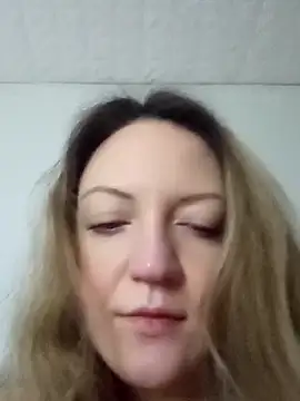 Snapshot of KattyLuuu chatting on March 1, 2026, 10:06 am KattyLuuu online show from March 1, 2026, 10:06 am