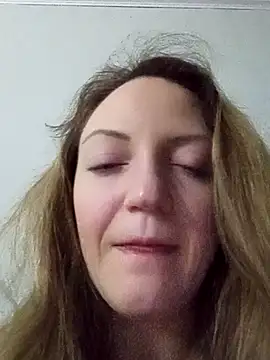 Snapshot of KattyLuuu chatting on March 14, 2026, 9:42 pm KattyLuuu online show from March 14, 2026, 9:42 pm