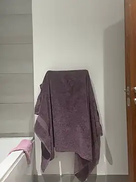 LavenderBuxton online show from March 21, 2026, 12:26 am