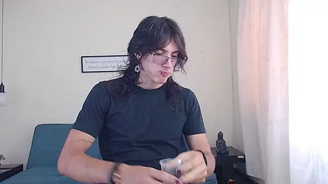 andreey50 online show from February 19, 2025, 7:59 pm