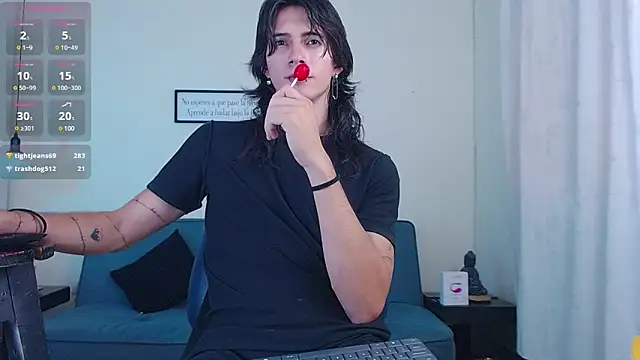 andreey50 online show from March 10, 2025, 10:45 pm