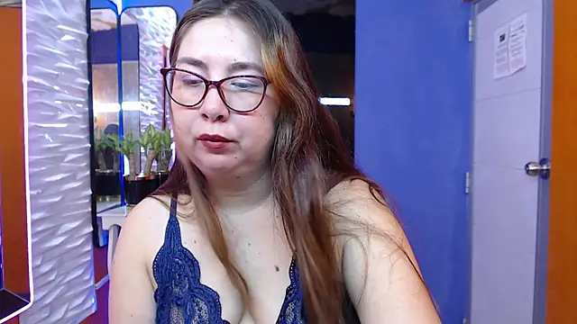 chloe prg online show from February 21, 2025, 1:11 pm