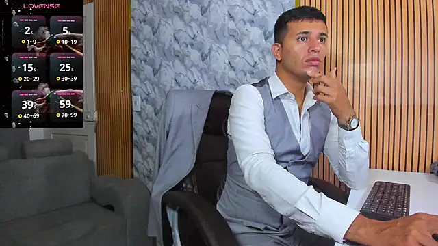 Snapshot of Hideintheoffice chatting on January 7, 2026, 12:24 am Hideintheoffice online show from January 7, 2026, 12:24 am