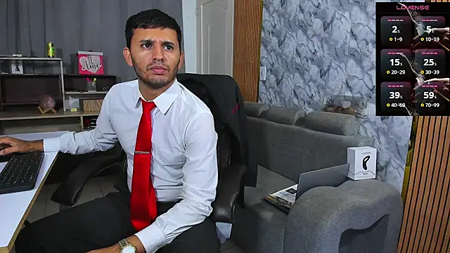 Snapshot of Hideintheoffice chatting on February 6, 2026, 6:07 am Hideintheoffice online show from February 6, 2026, 6:07 am