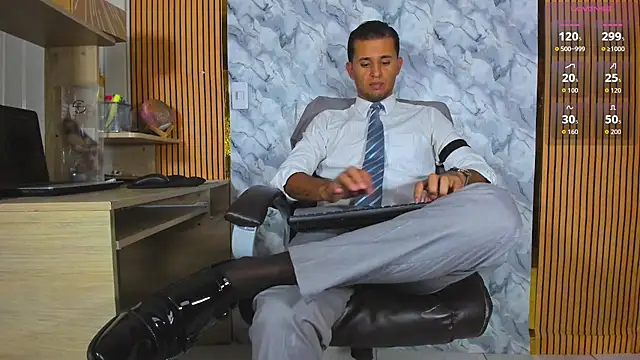 Snapshot of Hideintheoffice chatting on July 10, 2026, 2:16 am Hideintheoffice online show from July 10, 2026, 2:16 am