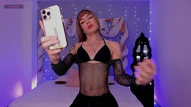 Camillesanto online show from February 21, 2025, 9:43 pm