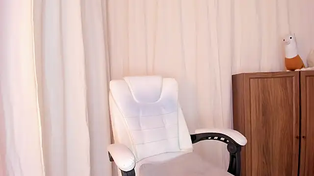 Maddy bennet online show from January 17, 2025, 8:11 pm