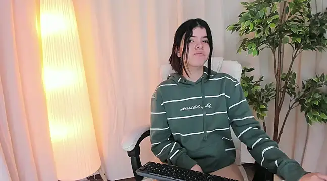 Maddy bennet online show from March 20, 2025, 7:25 am