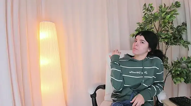 Maddy bennet online show from March 20, 2025, 10:32 am