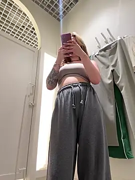 MayaMystic online show from January 17, 2025, 2:18 pm