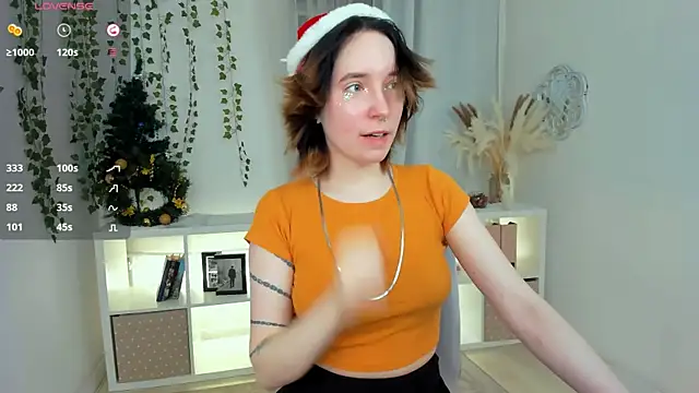 lilithlunna online show from January 4, 2025, 1:42 am