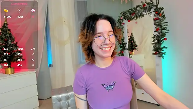 lilithlunna online show from January 6, 2025, 1:31 am