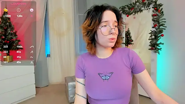 lilithlunna online show from January 6, 2025, 4:36 am