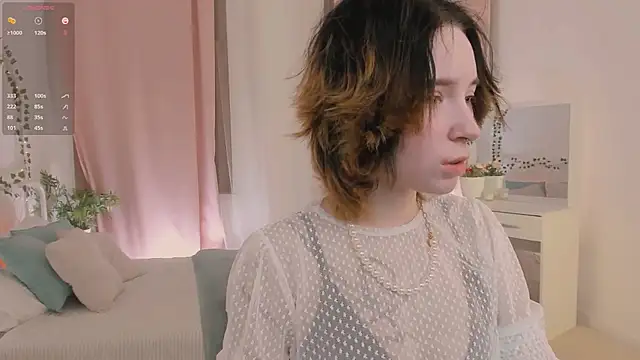 lilithlunna online show from January 15, 2025, 10:57 pm