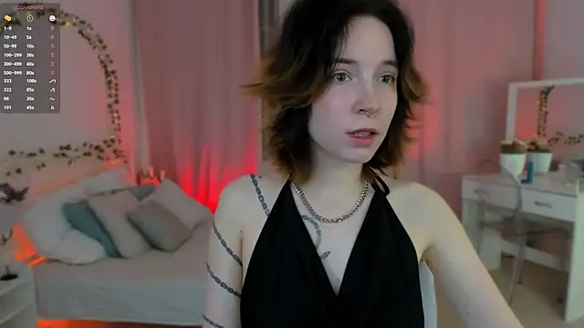 lilithlunna online show from January 29, 2025, 12:22 am