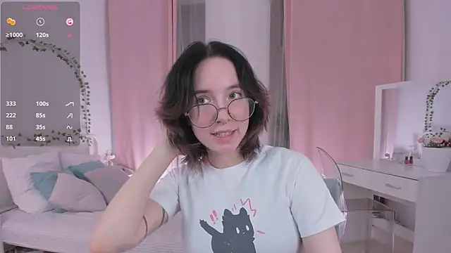 lilithlunna online show from February 27, 2025, 4:20 am