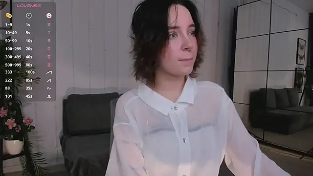 lilithlunna online show from March 2, 2025, 10:16 pm