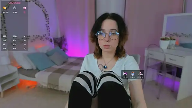 lilithlunna online show from March 19, 2025, 12:48 am