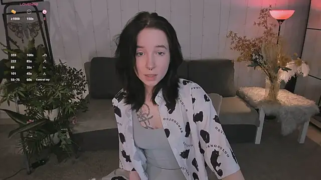 lilithlunna online show from September 20, 2025, 5:47 pm