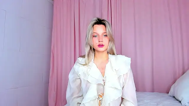 MeowthLilu online show from October 22, 2025, 2:12 am