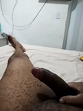 lucasquirao1234 online show from November 17, 2025, 4:46 pm