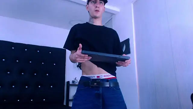 Angel xxx online show from January 14, 2026, 6:35 pm