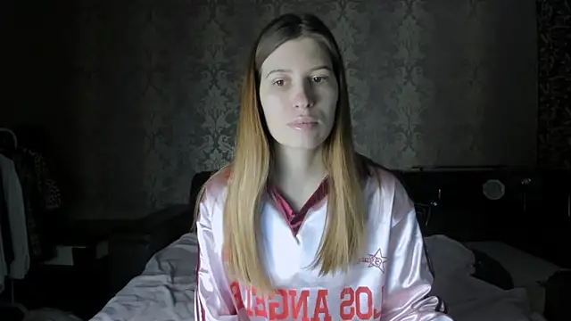 Agnes Allenn online show from December 1, 2025, 9:14 am