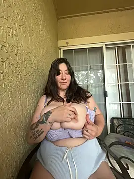 MadelynnMoon online show from April 22, 2026, 6:53 pm