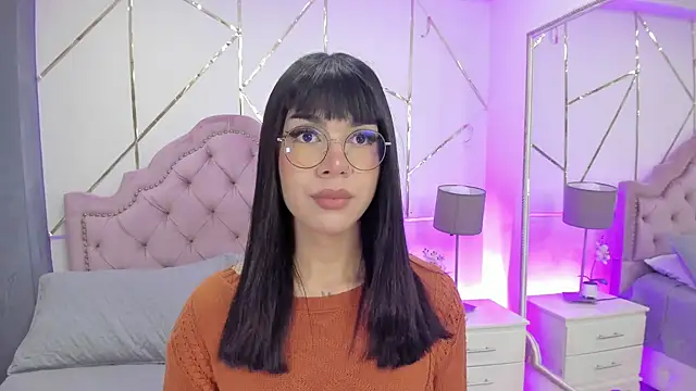 RoseCassie online show from February 3, 2025, 1:08 pm