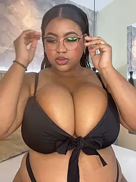 AinaraJimenez online show from May 18, 2026, 8:03 pm