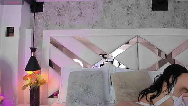 yessica monteiro online show from January 16, 2025, 12:53 pm