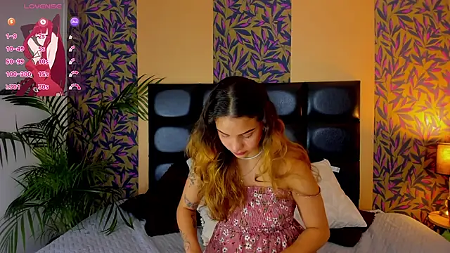 hinata itachi online show from March 8, 2025, 9:18 pm