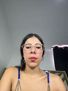 Snapshot of evaFiore chatting on June 18, 2026, 7:40 pm evaFiore online show from June 18, 2026, 7:40 pm