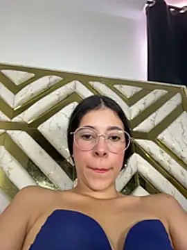Snapshot of evaFiore chatting on July 7, 2026, 8:13 pm evaFiore online show from July 7, 2026, 8:13 pm