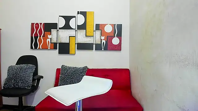 Mariana 16  online show from February 6, 2025, 8:23 pm