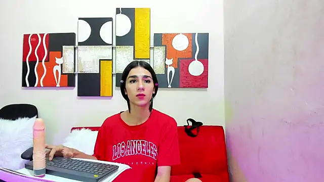 Mariana 16  online show from February 13, 2025, 11:15 pm