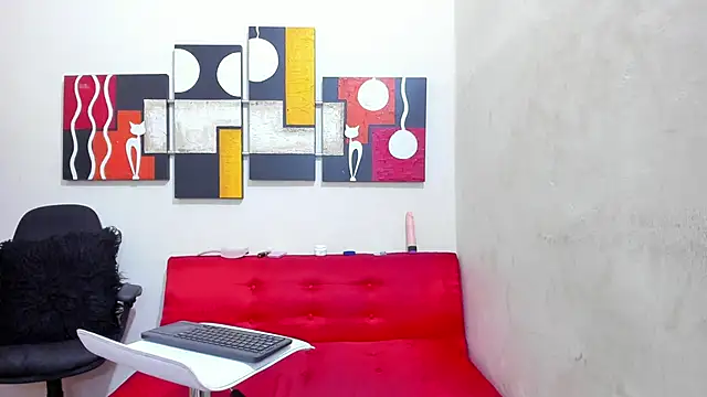 Mariana 16  online show from February 22, 2025, 7:25 pm