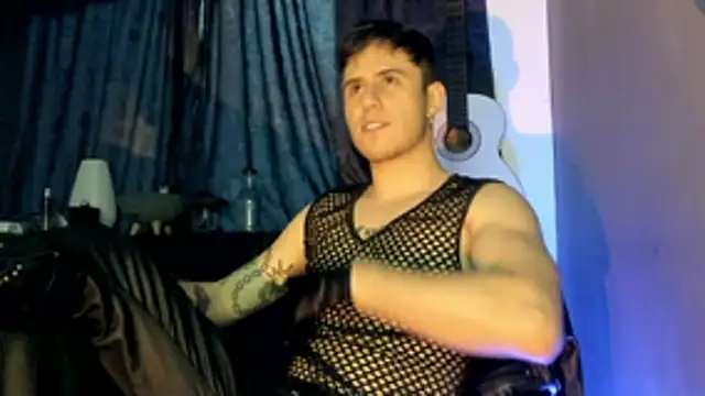 Snapshot of Antonello_Vannucci chatting on November 16, 2025, 9:53 pm Antonello Vannucci online show from November 16, 2025, 9:53 pm