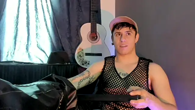 Snapshot of Antonello_Vannucci chatting on December 5, 2025, 3:30 pm Antonello Vannucci online show from December 5, 2025, 3:30 pm