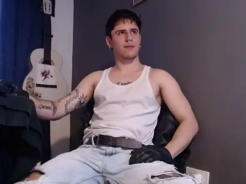 Snapshot of Antonello_Vannucci chatting on January 8, 2026, 5:15 pm Antonello Vannucci online show from January 8, 2026, 5:15 pm