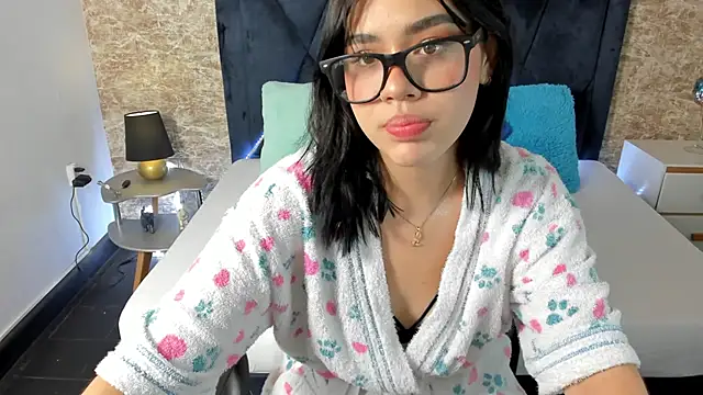 Lily Woodz online show from March 13, 2025, 6:45 pm