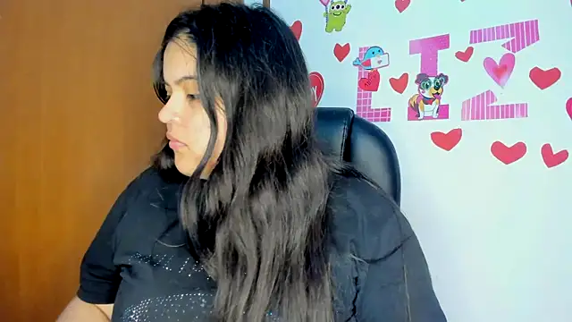 Snapshot of lizzie_c chatting on February 14, 2025, 11:42 pm lizzie c online show from February 14, 2025, 11:42 pm