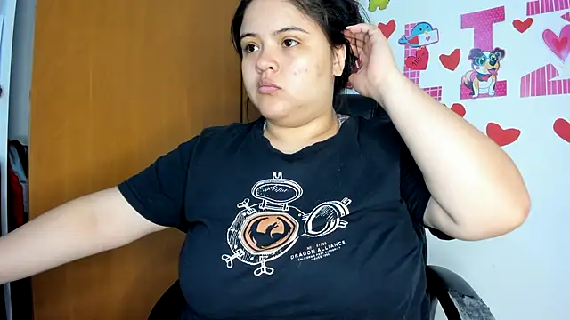 Snapshot of lizzie_c chatting on February 17, 2025, 8:15 pm lizzie c online show from February 17, 2025, 8:15 pm