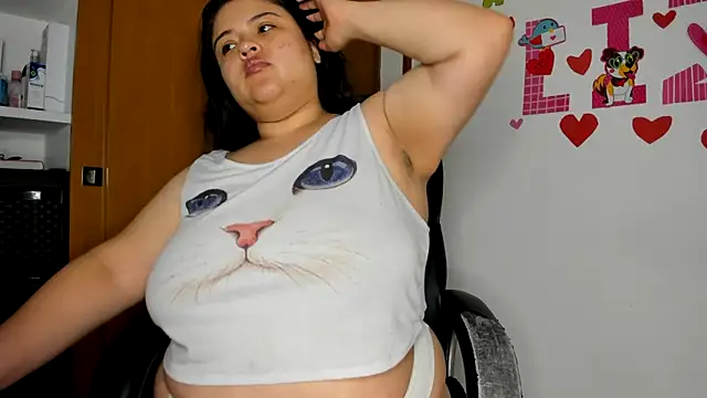 Snapshot of lizzie_c chatting on February 19, 2025, 2:12 pm lizzie c online show from February 19, 2025, 2:12 pm