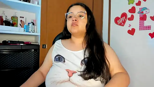 Snapshot of lizzie_c chatting on February 20, 2025, 2:51 am lizzie c online show from February 20, 2025, 2:51 am