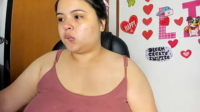 Snapshot of lizzie_c chatting on February 23, 2025, 7:17 pm lizzie c online show from February 23, 2025, 7:17 pm