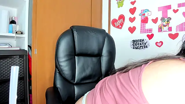 Snapshot of lizzie_c chatting on March 2, 2025, 2:08 am lizzie c online show from March 2, 2025, 2:08 am