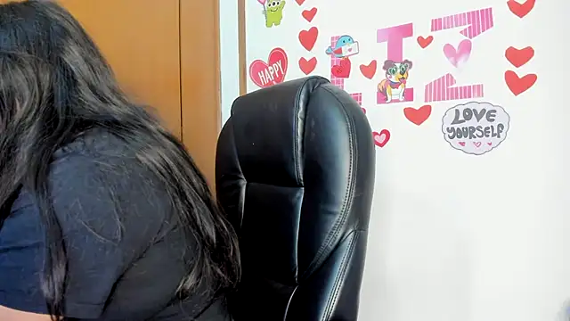 Snapshot of lizzie_c chatting on March 4, 2025, 11:43 pm lizzie c online show from March 4, 2025, 11:43 pm