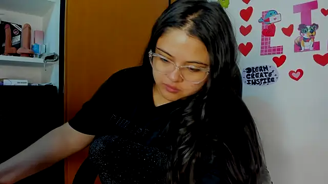 Snapshot of lizzie_c chatting on March 9, 2025, 11:35 pm lizzie c online show from March 9, 2025, 11:35 pm